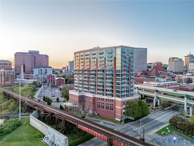 Vistas on the James unit U806, Richmond, VA 23219 - photo 2