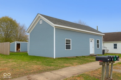 317 N Sycamore St, Ladoga, IN 47954 - photo 2