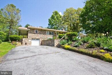 1639 Morningside Dr, Lancaster, PA 17602 - photo 4