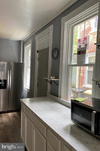 526 Locust St, Lancaster, PA 17602 - photo 3