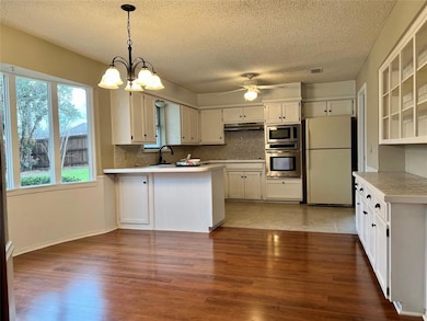 749 Highland Park Dr, Hurst, TX 76054 - photo 6