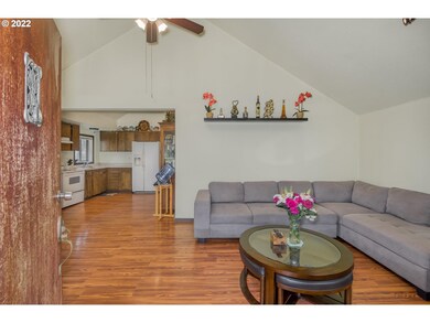 6714 NE Chestnut St, Hillsboro, OR 97124 - photo 2