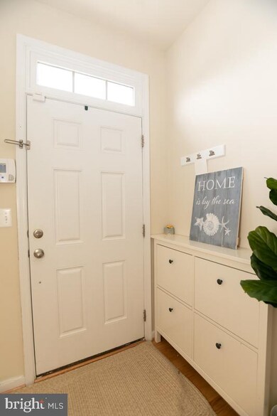 8130 Hollow Ct, Severn, MD 21144 - photo 3