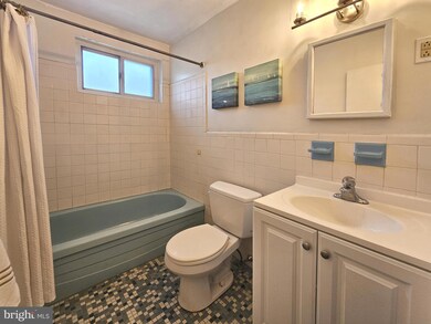 335 E Lancaster Ave unit D24, Downingtown, PA 19335 - photo 7