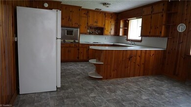 323 Ridge St, Asheboro, NC 27205 - photo 2