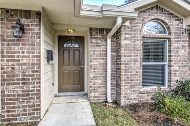 200 Medic Ln, Alvin, TX 77511 - photo 2