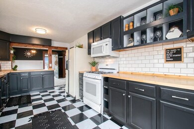 406 W Lincoln St, Nappanee, IN 46550 - photo 6