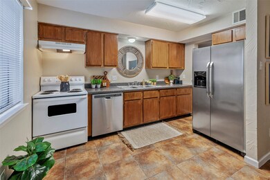 204 Lincoln Ave, College Station, TX 77840 - photo 6