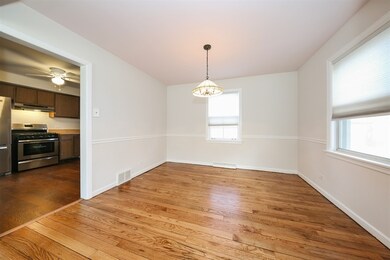 718 Suffolk Ave, Westchester, IL 60154 - photo 5