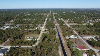 817 Pinecastle Dr, Lehigh Acres, FL 33974 - photo 3