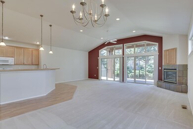14-web-or-mls-8423 Forest Ridge Loop, Re