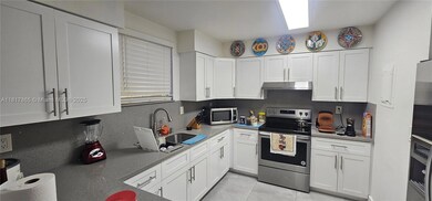14921 SW 82nd Ln unit 19508, Miami, FL 33193 - photo 4