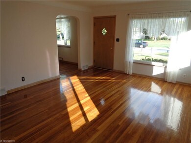 Living Room & Front Entry