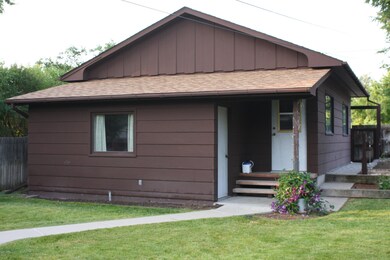 BACK GARAGE & GARDEN SHED