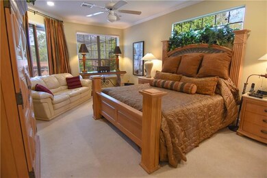 LARGE MASTER BEDROOM