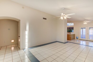 3220 E Poinsettia Dr-6