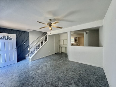 1911 Sherwood Forest St unit 17, Houston, TX 77043 - photo 4