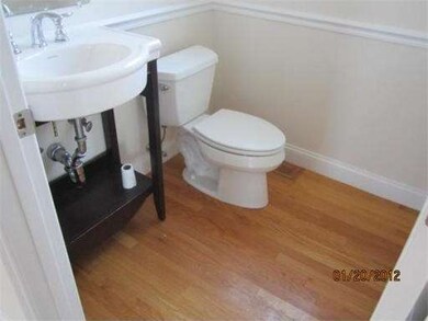 26 Coolidge St, Everett, MA 02149 - photo 4