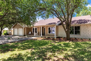 105 Edgewood Dr, Fredericksburg, TX 78624 - photo 6