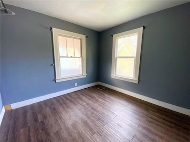 8908 E Thompson Ave, Independence, MO 64053 - photo 4