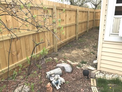 421 Blackhawk Ave, Carpentersville, IL 60110 - photo 7