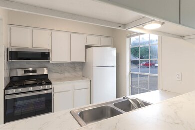 1915 Prairie Knoll Ct unit B, Austin, TX 78758 - photo 5