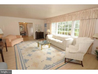 808 Edwin Ln, Bryn Mawr, PA 19010 - photo 4