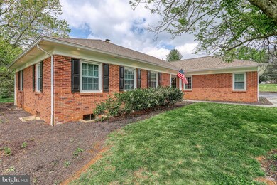 200 Walnut St, Glen Rock, PA 17327 - photo 4