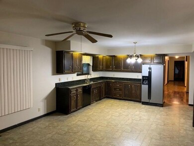 4 - Kitchen
