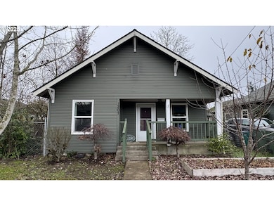 1207 E 11th St, Newberg, OR 97132 - photo 2