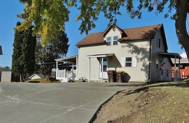 712 S 2nd St, Maquoketa, IA 52060 - photo 3