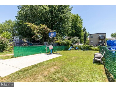 137 N Llanwellyn Ave, Glenolden, PA 19036 - photo 5