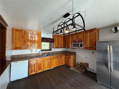 3256 Constitution Blvd, Claysville, PA 15323 - photo 6