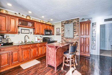 656 Old Claremont Rd, Charlestown, NH 03603 - photo 4