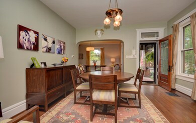 Dining Room (2)