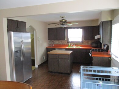 5915 W Elm Ave, Berkeley, IL 60163 - photo 5