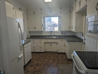 802 9th St S, Fargo, ND 58103 - photo 6