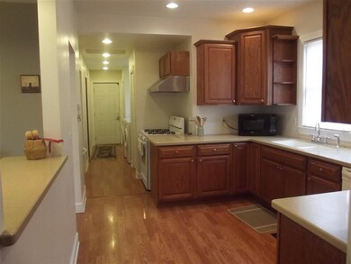 1738 Ellis Blvd NW, Cedar Rapids, IA 52405 - photo 4