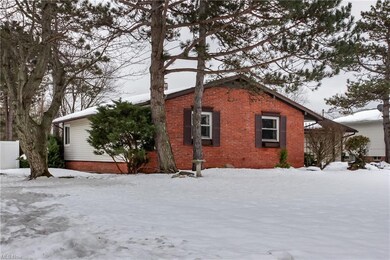 22530 Sandalwood Rd, Bedford, OH 44146 - photo 3