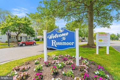 552A Tilton Way unit 552A, Monroe Township, NJ 08831 - photo 2