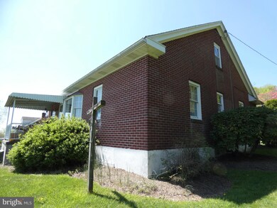 640 Elm St, Bally, PA 19503 - photo 4