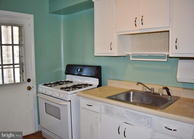 312 Edgewood St, Baltimore, MD 21229 - photo 2