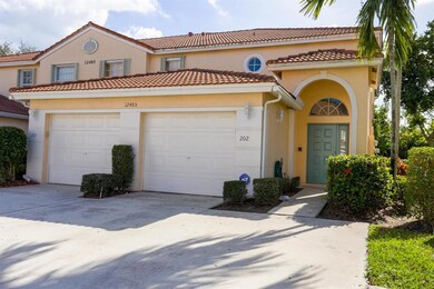 12485 Crystal Pointe Dr Unit-large-002-3