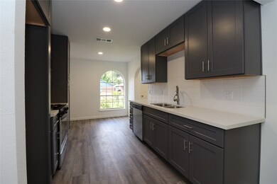 7415 Lumber Jack Dr, Houston, TX 77040 - photo 5