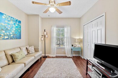 1000 Gate Pkwy 1123-11