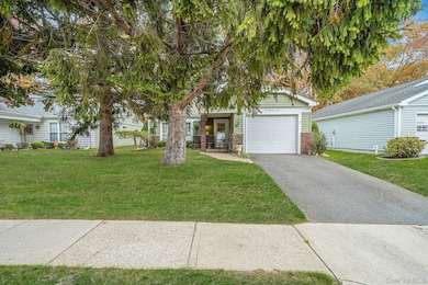 202 Belfast Ln, Ridge, NY 11961 - photo 7