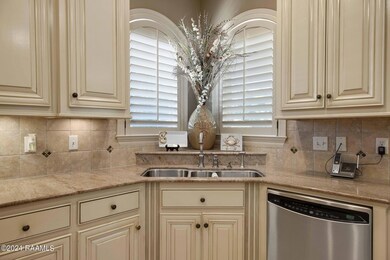 18-web-or-mls-505 E Butcher Switch Rd-17