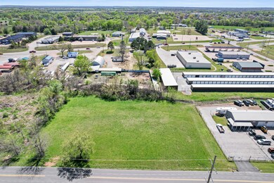 1110 N 3rd St, Grove, OK 74344 - photo 7