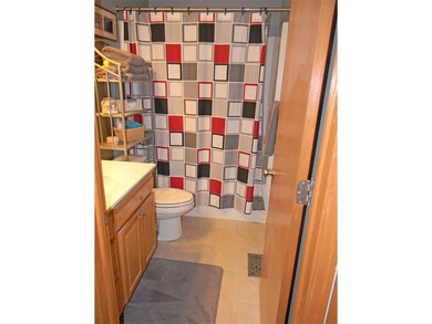 206 N Hillcrest Cir, Center Point, IA 52213 - photo 7