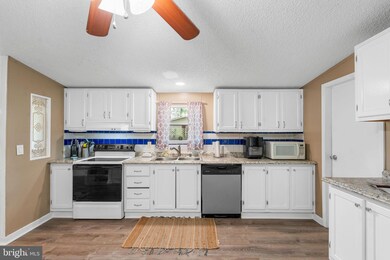 12224 Pinyon Ln, Ruther Glen, VA 22546 - photo 5